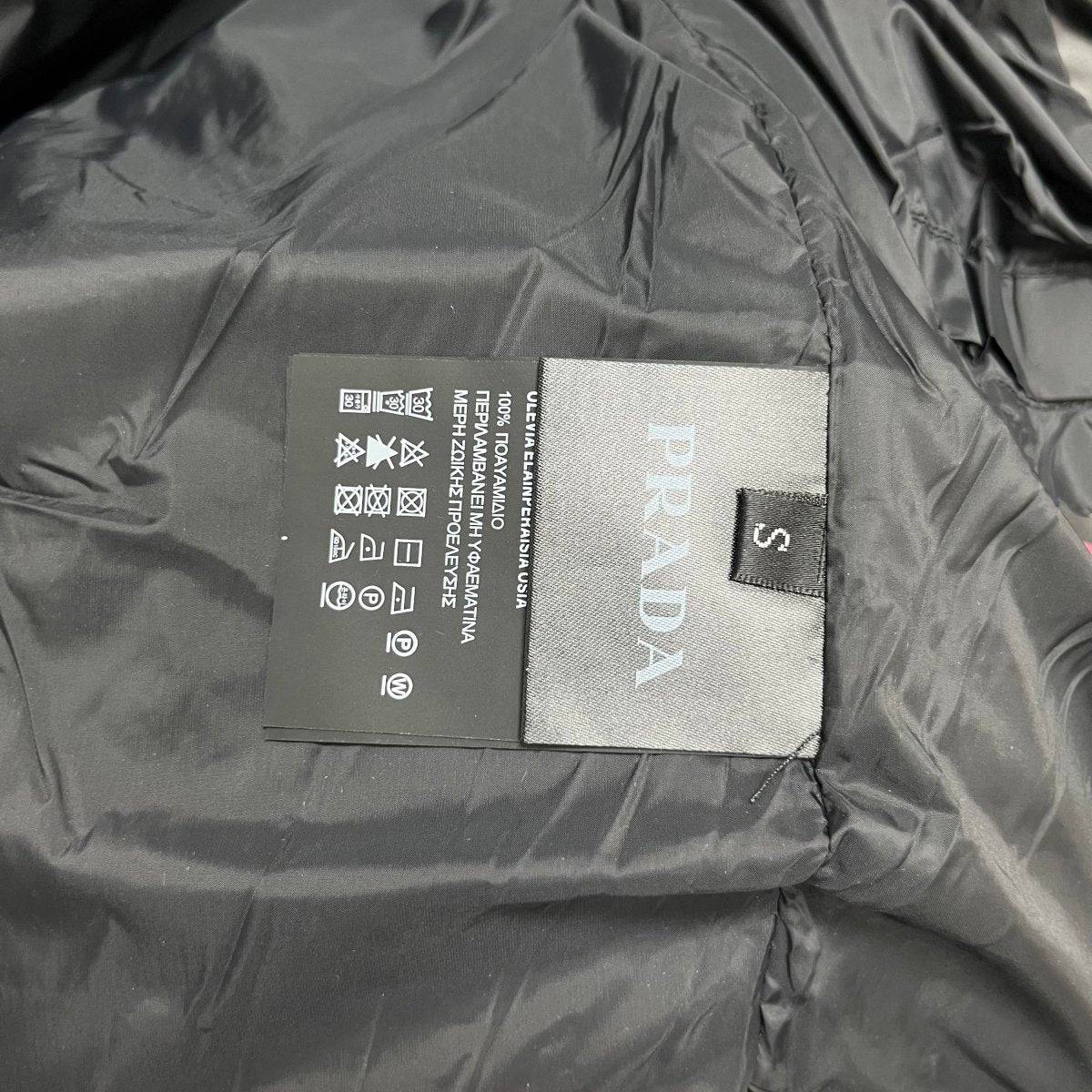 Men's 24HEARTZ Jacket 70 in a stylish design, showcasing the fabric and fit from a front view.