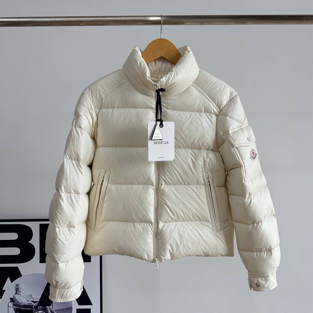 121965 Women Jackets - 24HEARTZ