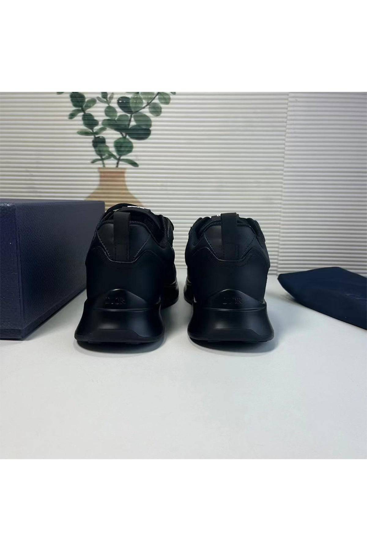 B25 Sneaker - 24HEARTZ
