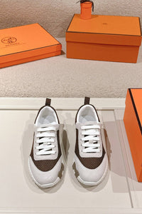 Bouncing Sneaker - 24HEARTZ