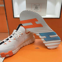Bouncing Sneaker - 24HEARTZ