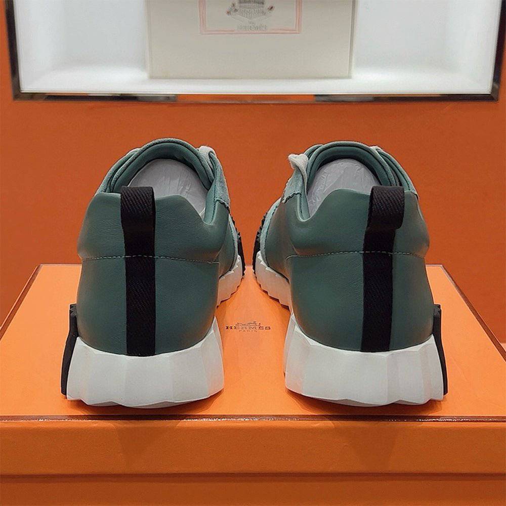 Bouncing Sneaker - 24HEARTZ
