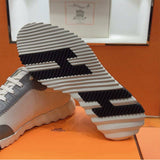Bouncing Sneaker - 24HEARTZ