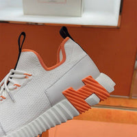 Bouncing Sneaker - 24HEARTZ