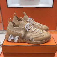 Bouncing Sneaker - 24HEARTZ