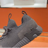 Bouncing Sneaker - 24HEARTZ
