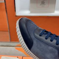 Bouncing Sneaker - 24HEARTZ