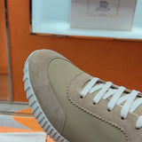 Bouncing Sneaker - 24HEARTZ