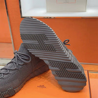 Bouncing Sneaker - 24HEARTZ