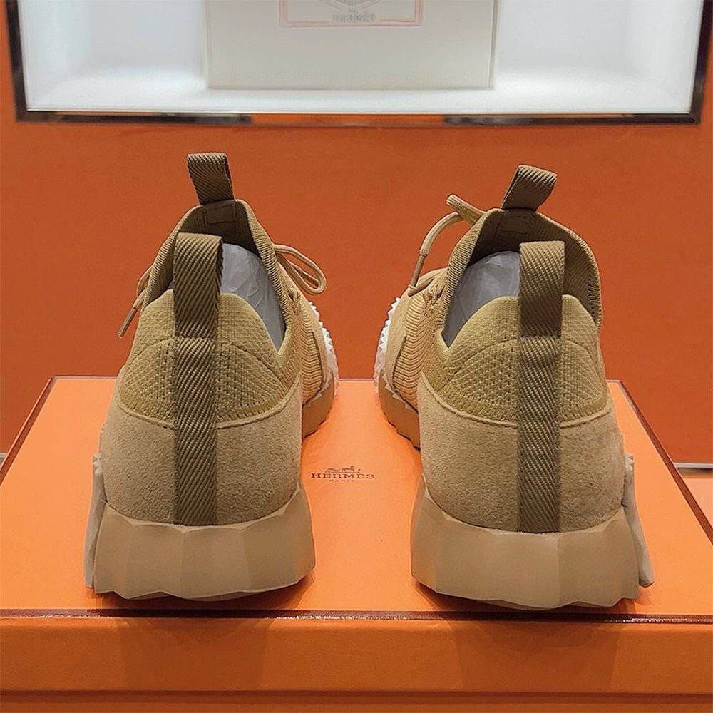 Bouncing Sneaker - 24HEARTZ