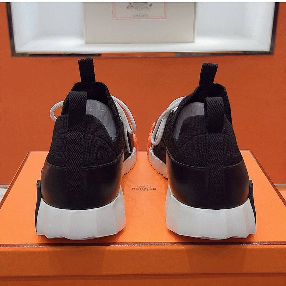 Bouncing Sneaker - 24HEARTZ