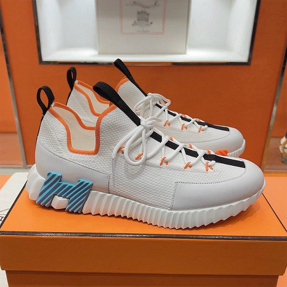 Bouncing Sneaker - 24HEARTZ