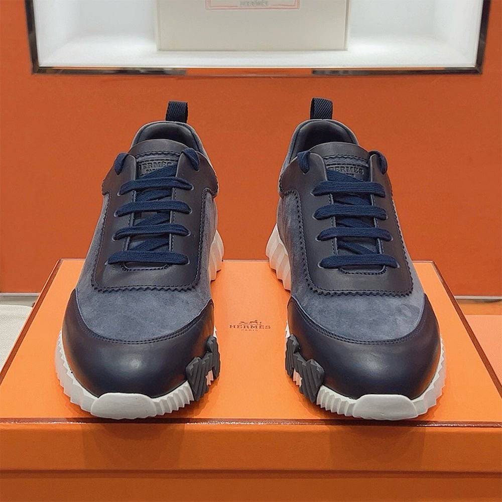 Bouncing Sneaker - 24HEARTZ