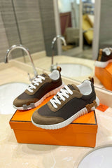 Bouncing Sneaker - 24HEARTZ