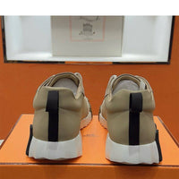 Bouncing Sneaker - 24HEARTZ