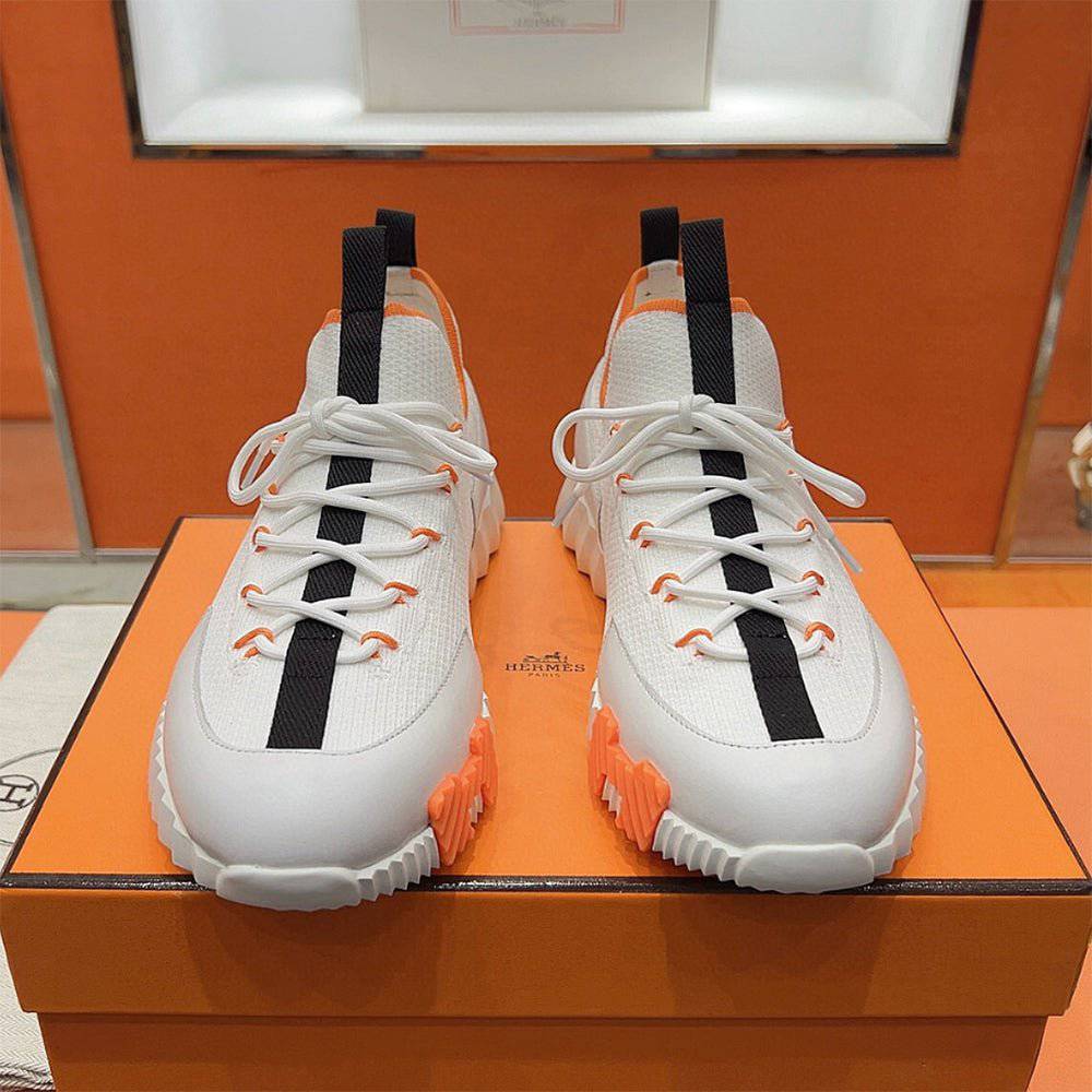 Bouncing Sneaker - 24HEARTZ