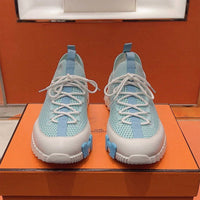 Bouncing Sneaker - 24HEARTZ