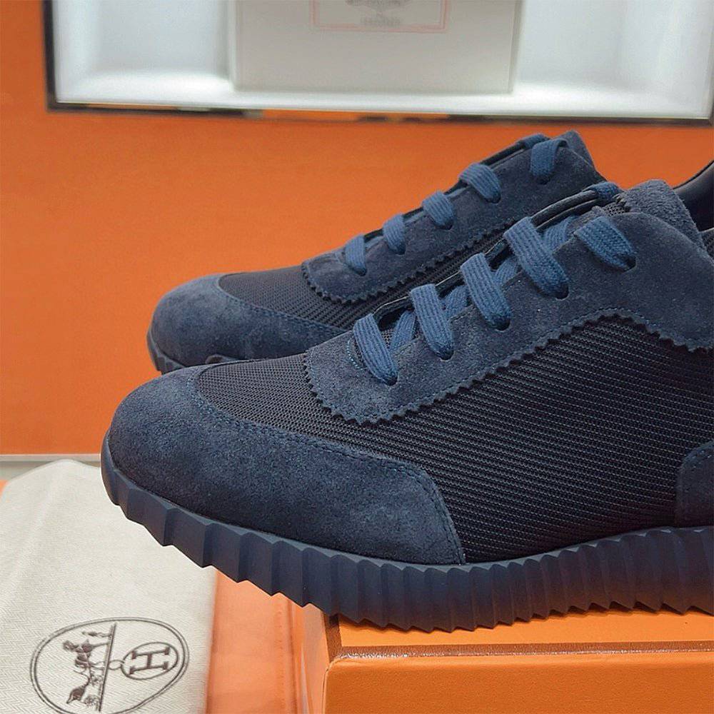 Bouncing Sneaker - 24HEARTZ