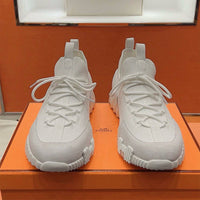 Bouncing Sneaker - 24HEARTZ