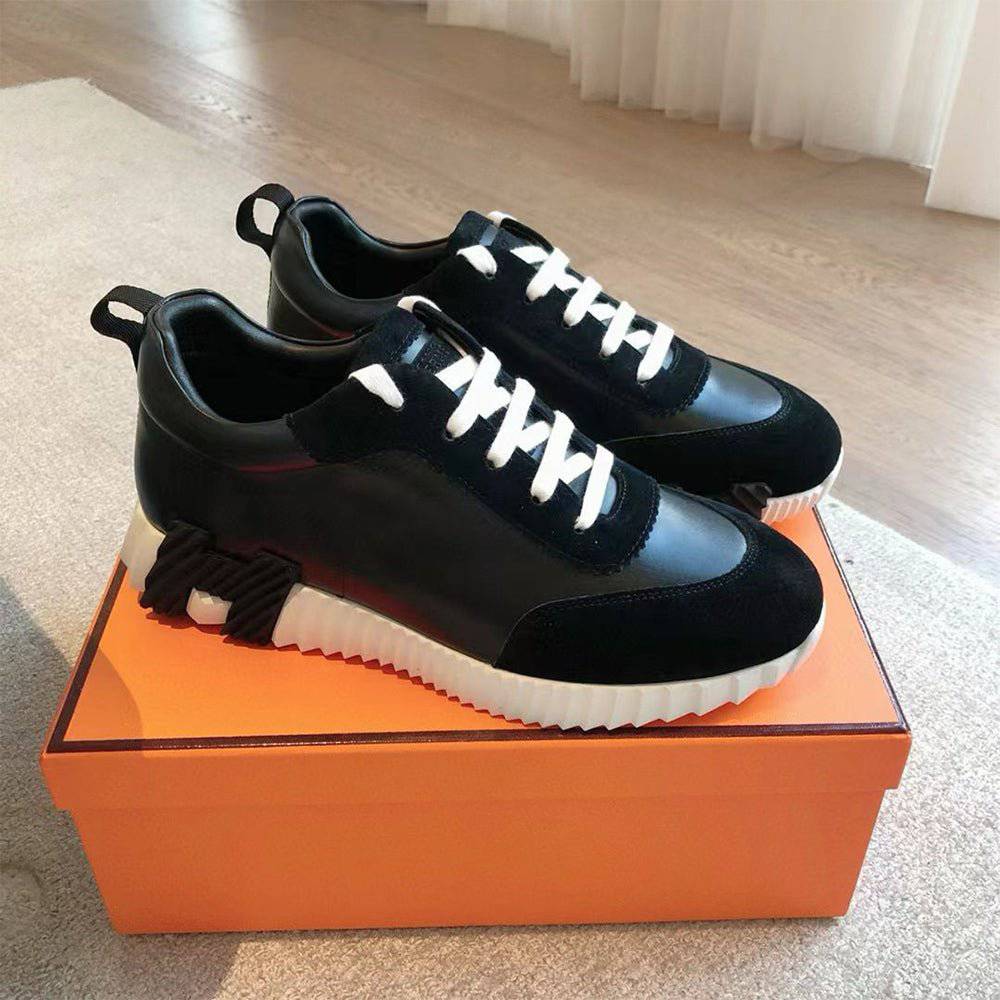 Bouncing Sneaker - 24HEARTZ