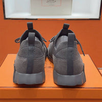 Bouncing Sneaker - 24HEARTZ