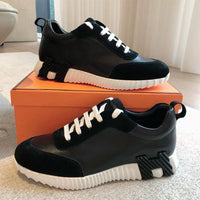 Bouncing Sneaker - 24HEARTZ