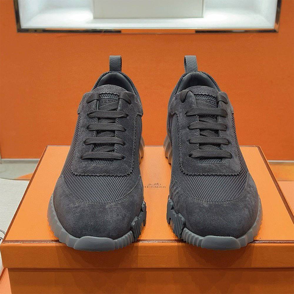 Bouncing Sneaker - 24HEARTZ