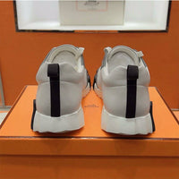 Bouncing Sneaker - 24HEARTZ