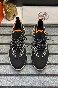 Bouncing Sneaker - 24HEARTZ