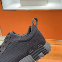 Bouncing Sneaker - 24HEARTZ