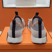 Bouncing Sneaker - 24HEARTZ