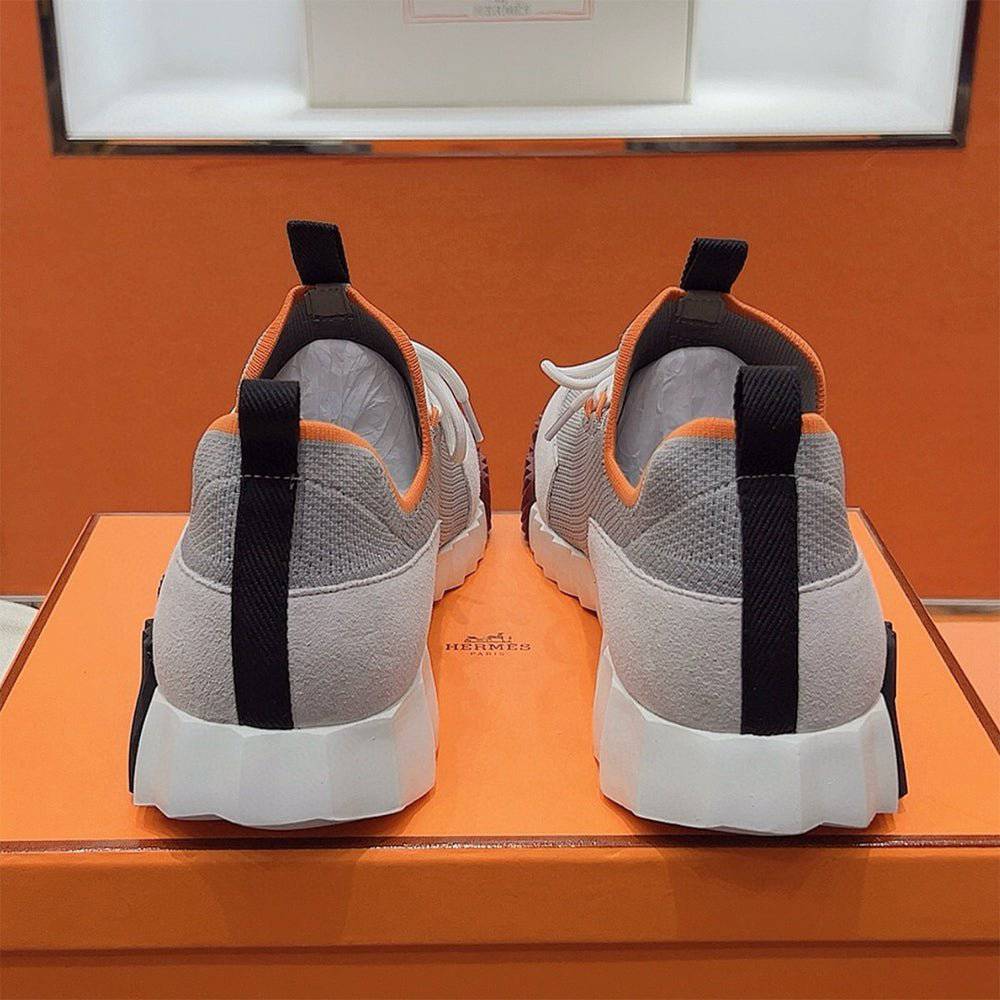 Bouncing Sneaker - 24HEARTZ