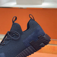 Bouncing Sneaker - 24HEARTZ