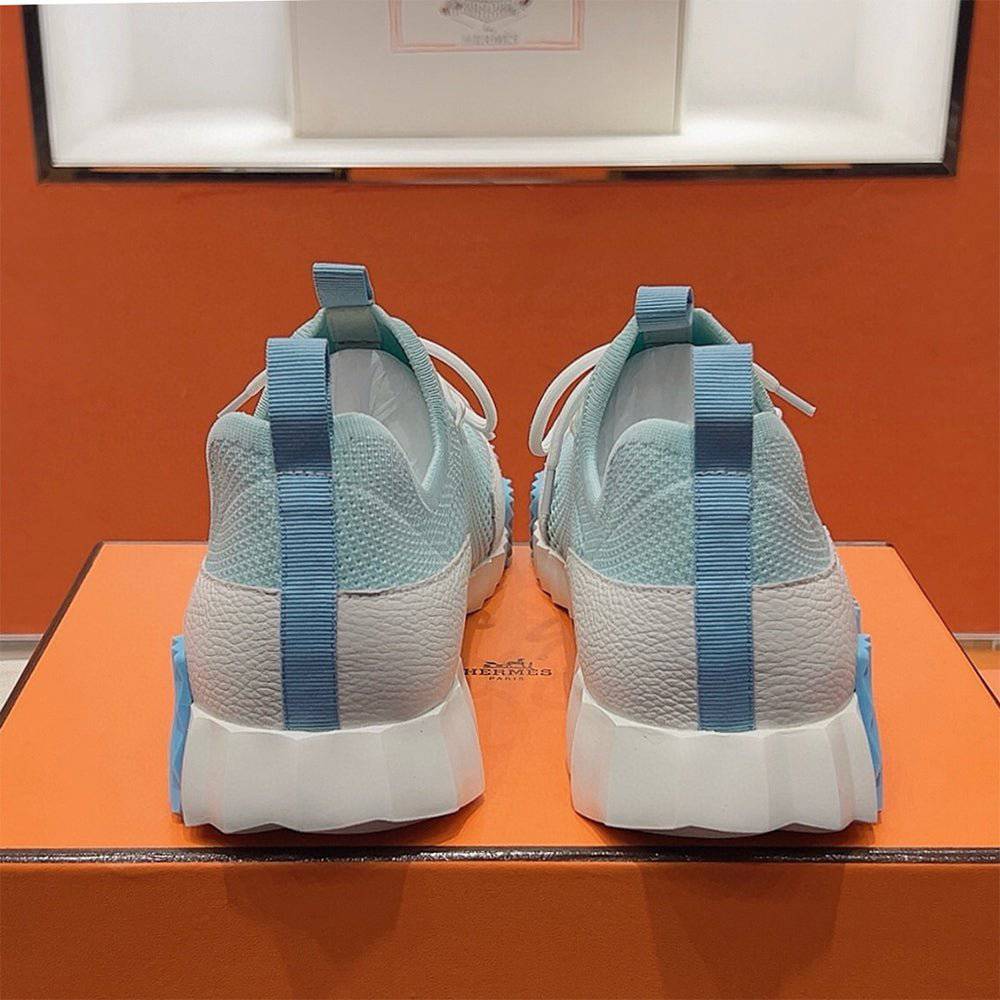 Bouncing Sneaker - 24HEARTZ