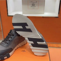 Bouncing Sneaker - 24HEARTZ