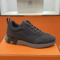 Bouncing Sneaker - 24HEARTZ