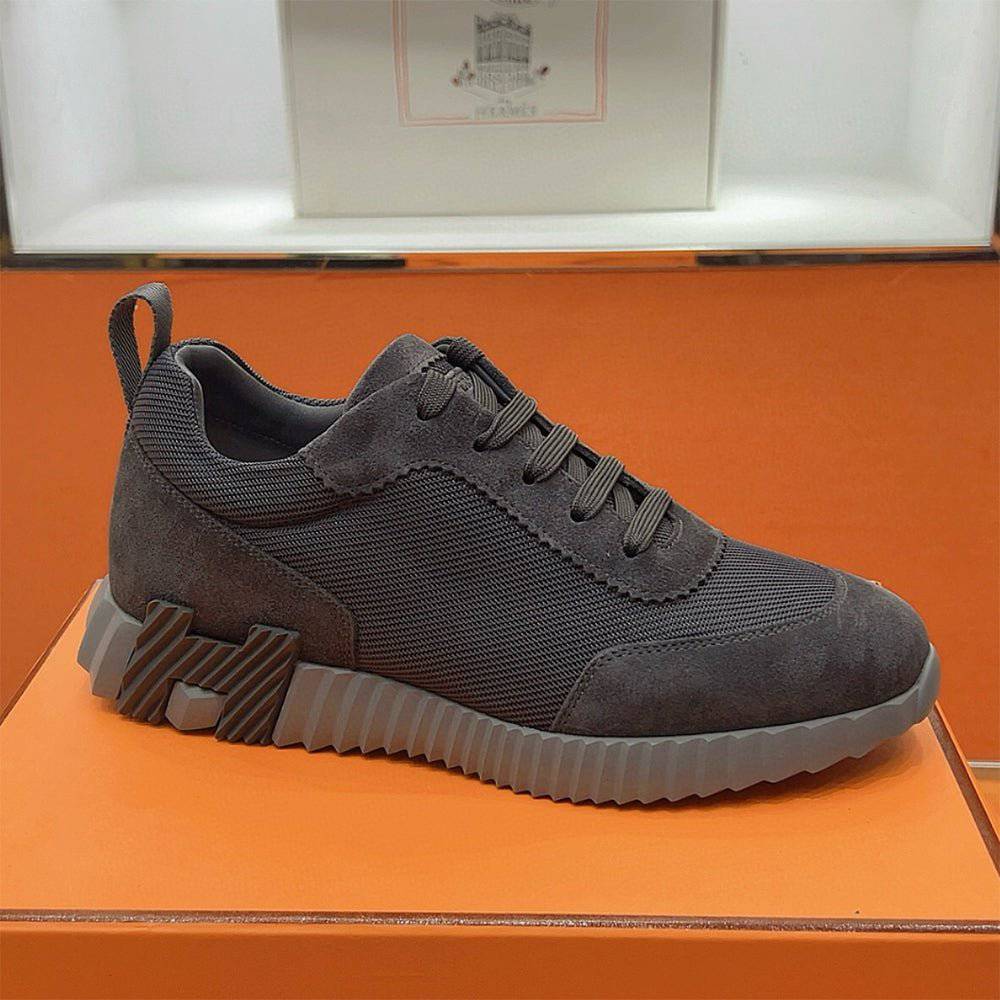 Bouncing Sneaker - 24HEARTZ