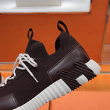 Bouncing Sneaker - 24HEARTZ