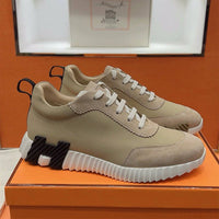 Bouncing Sneaker - 24HEARTZ