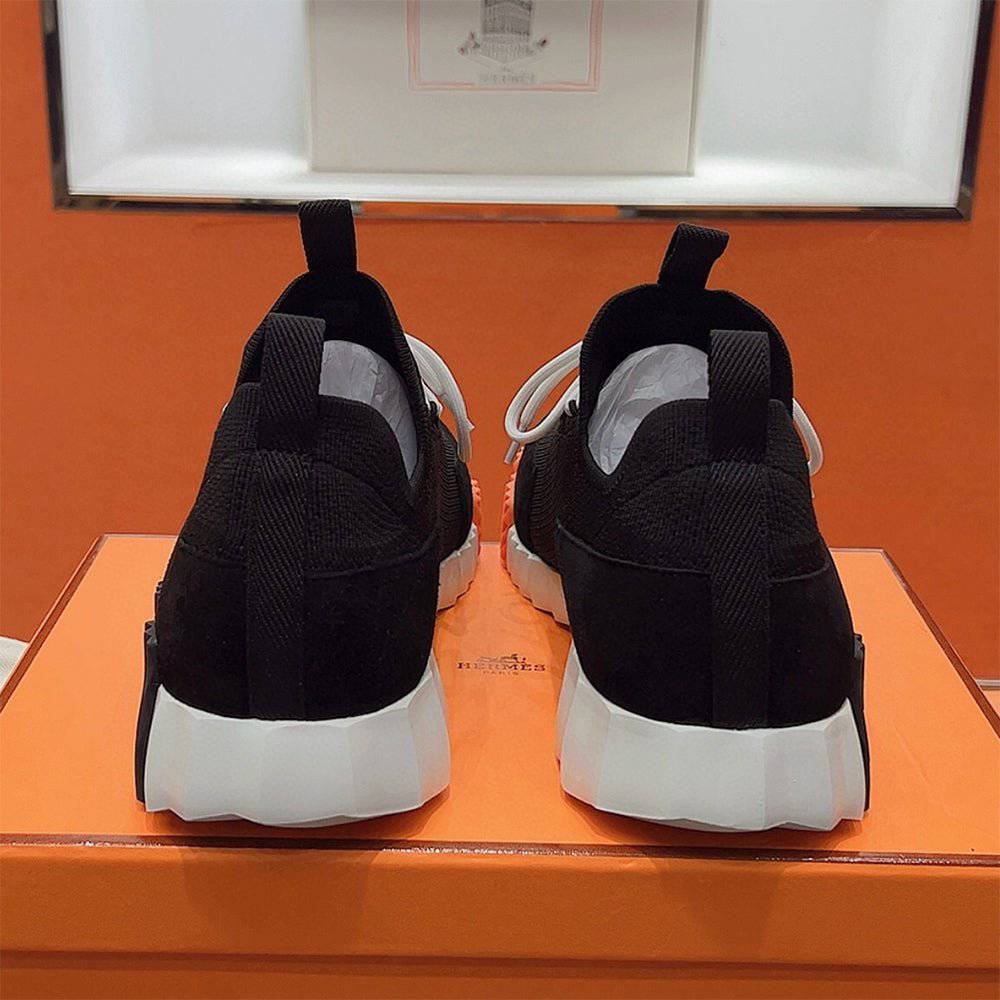Bouncing Sneaker - 24HEARTZ