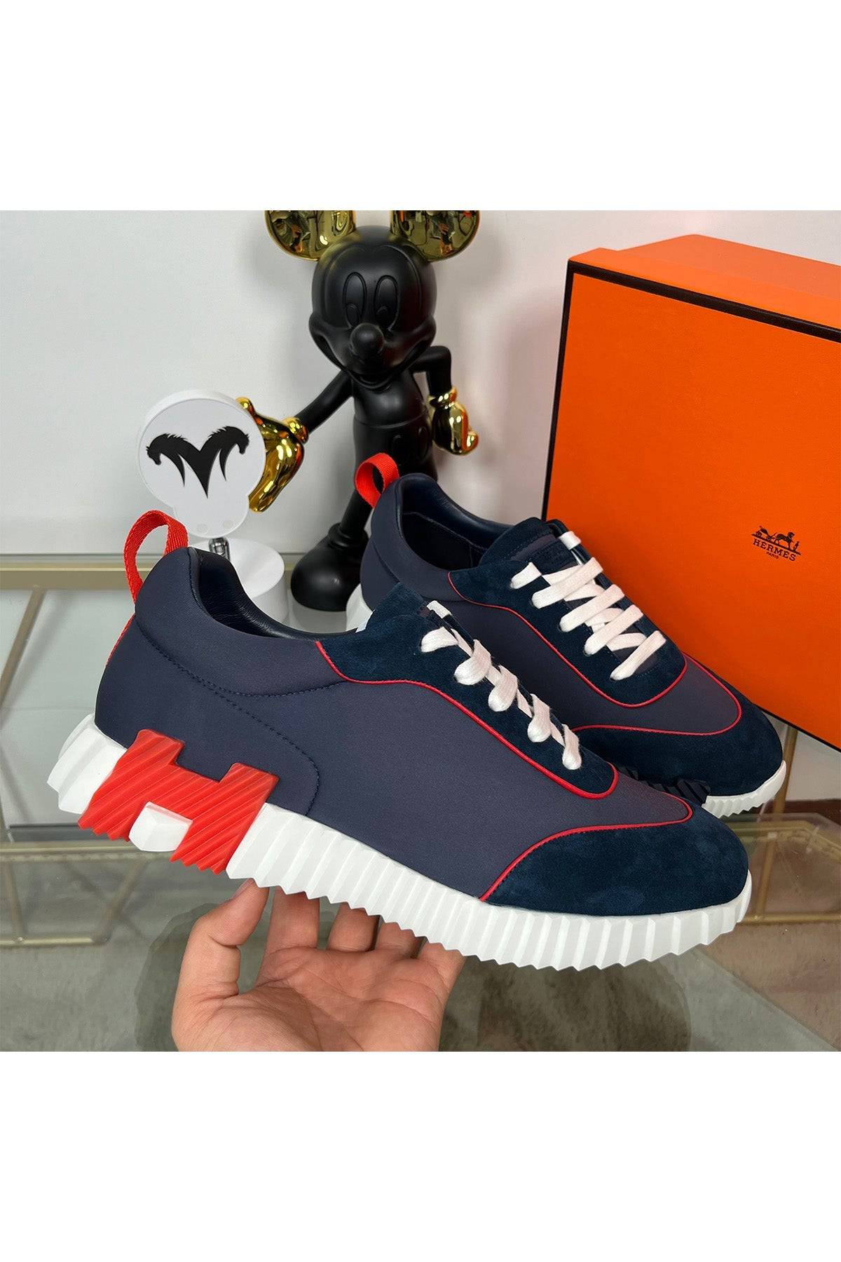 Bouncing Sneaker - 24HEARTZ
