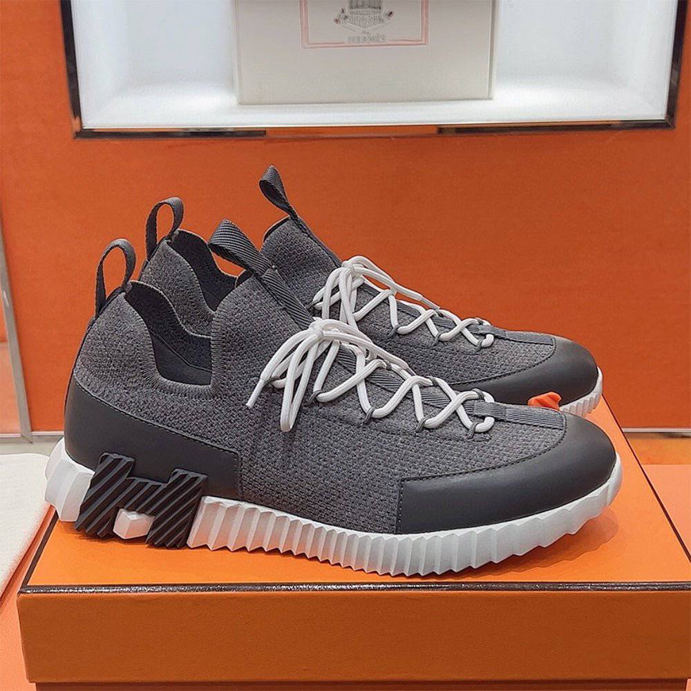 Bouncing Sneaker - 24HEARTZ