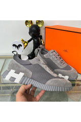 Bouncing Sneaker - 24HEARTZ