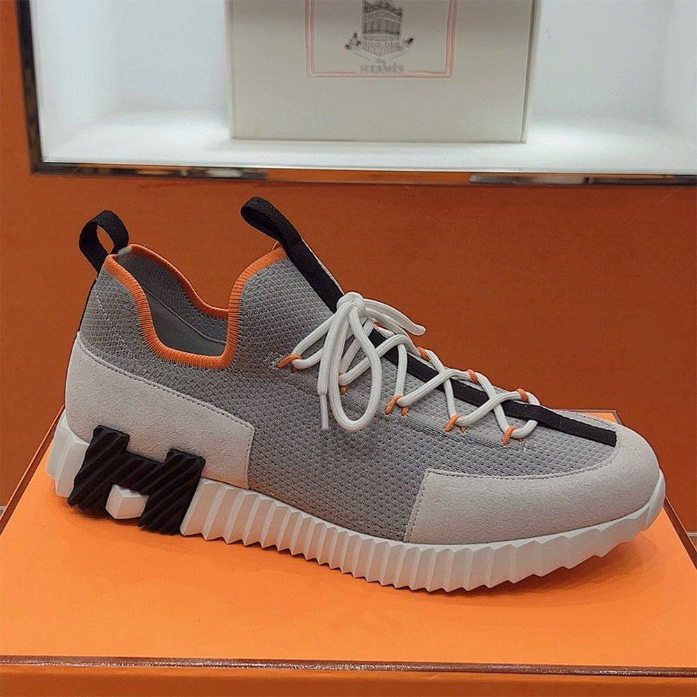Bouncing Sneaker - 24HEARTZ
