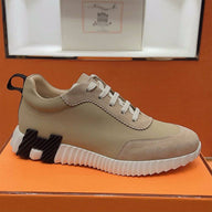 Bouncing Sneaker - 24HEARTZ