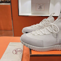 Bouncing Sneaker - 24HEARTZ