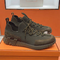 Bouncing Sneaker - 24HEARTZ