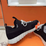 Bouncing Sneaker - 24HEARTZ