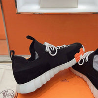 Bouncing Sneaker - 24HEARTZ