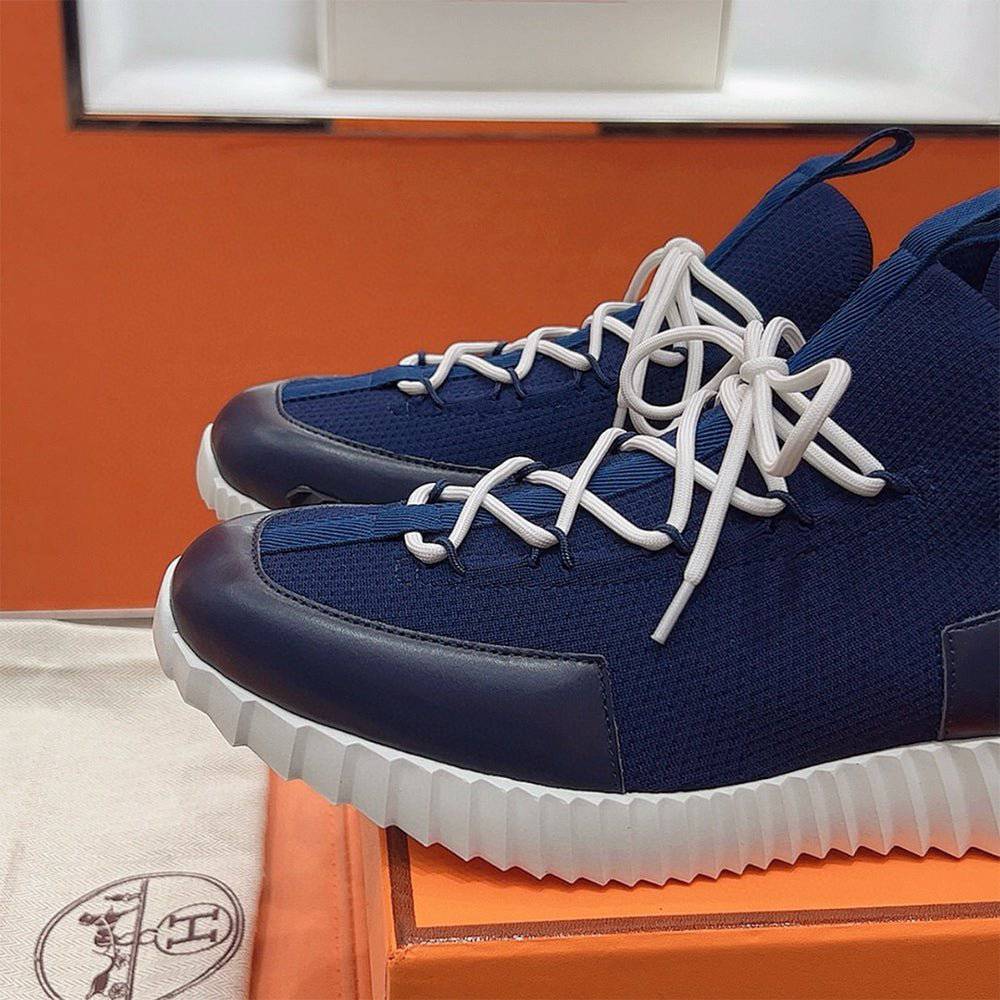 Bouncing Sneaker - 24HEARTZ